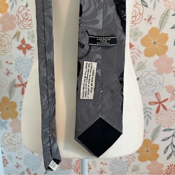 Gone with the Wind Vintage Tie - Picture 4 of 7